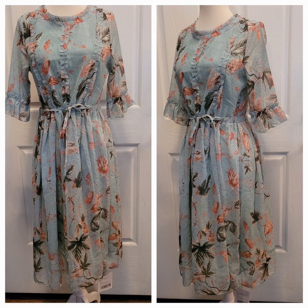 New Beach Core Dress Medium Beachy Summer Preppy Cottage Core Aloha Floral Blue